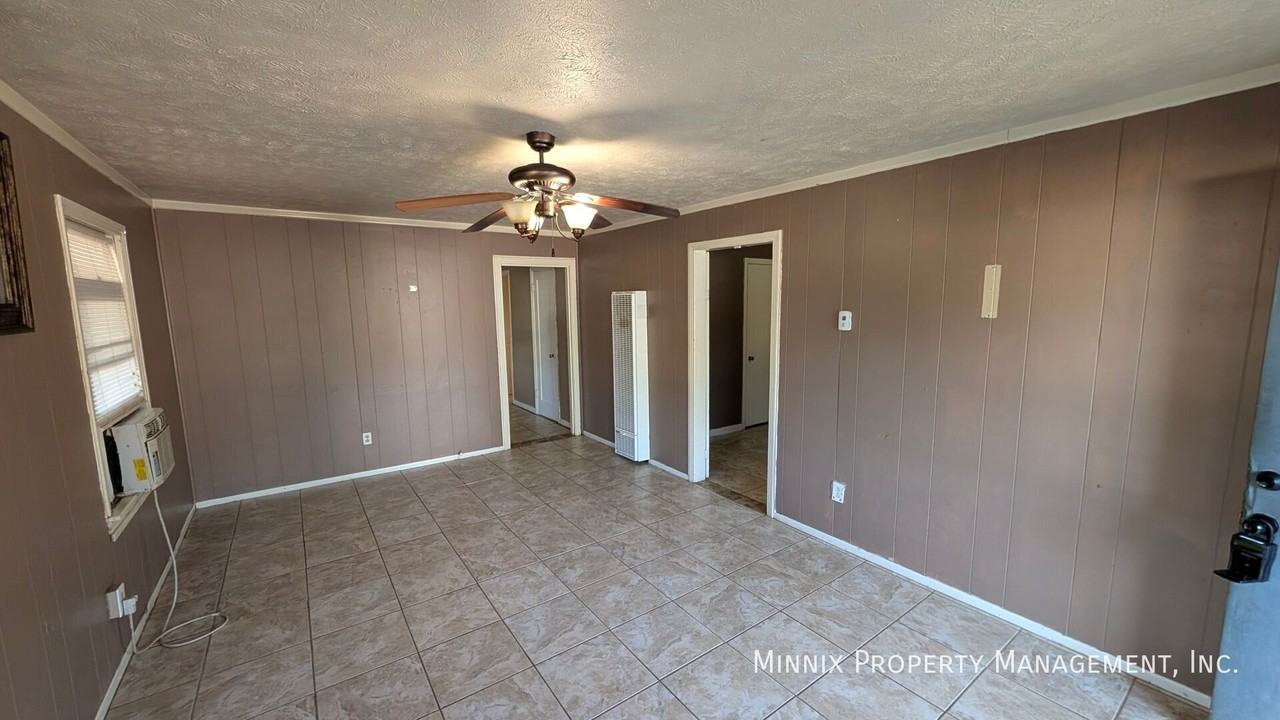 3520 26th St #B - Photo 4 of 11