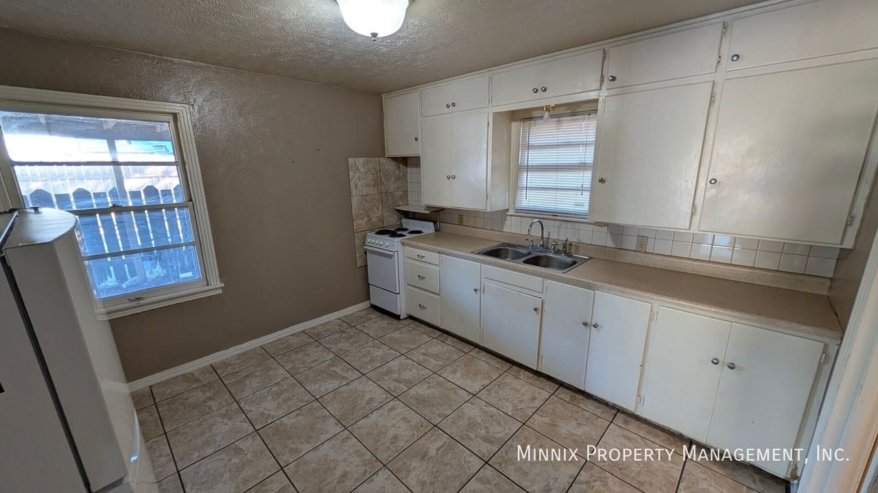 3520 26th St #B - Photo 5 of 11