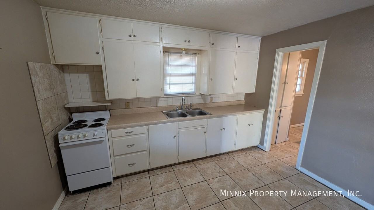 3520 26th St #B - Photo 6 of 11