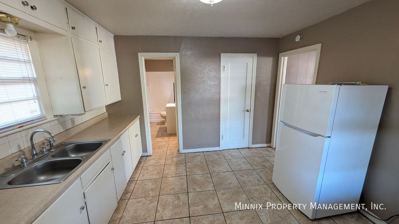 3520 26th St #B - Photo 7 of 11