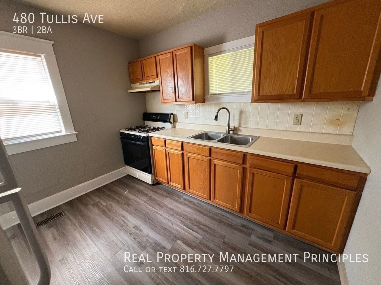 480 Tullis Ave - Photo 4 of 35