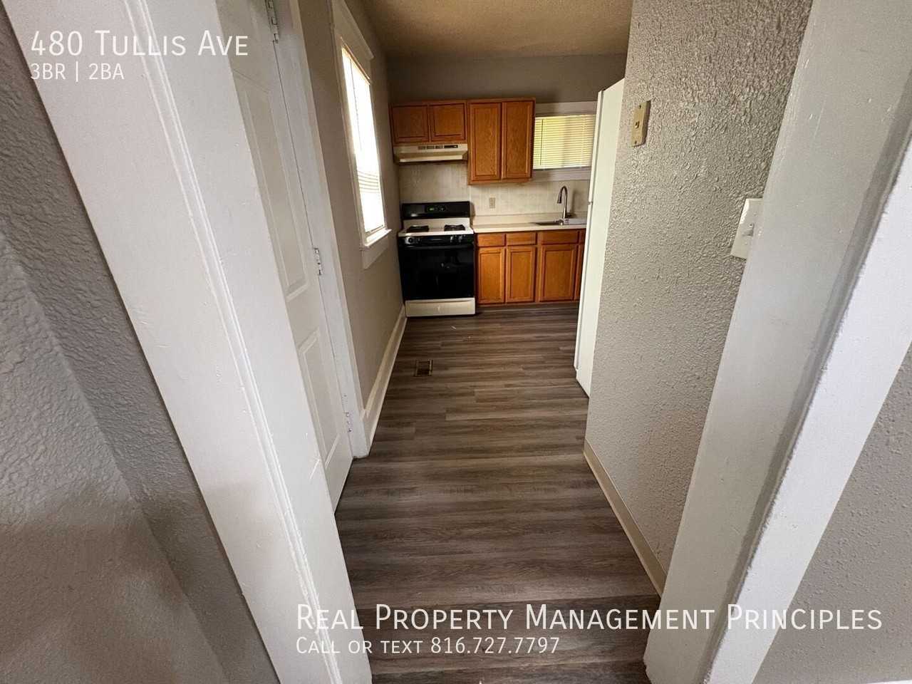 480 Tullis Ave - Photo 5 of 35