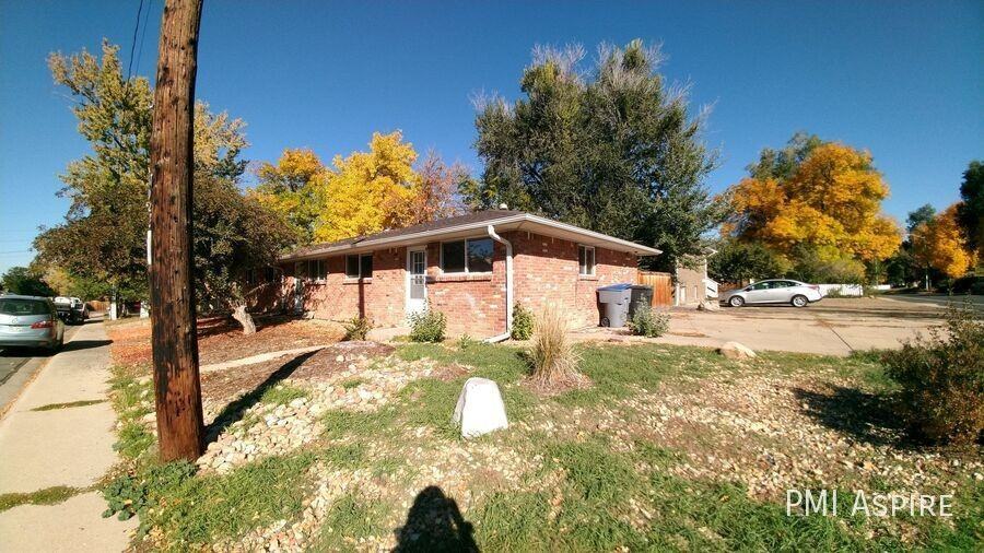 902 Tulip St - Photo 2 of 13