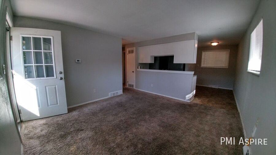 902 Tulip St - Photo 4 of 13
