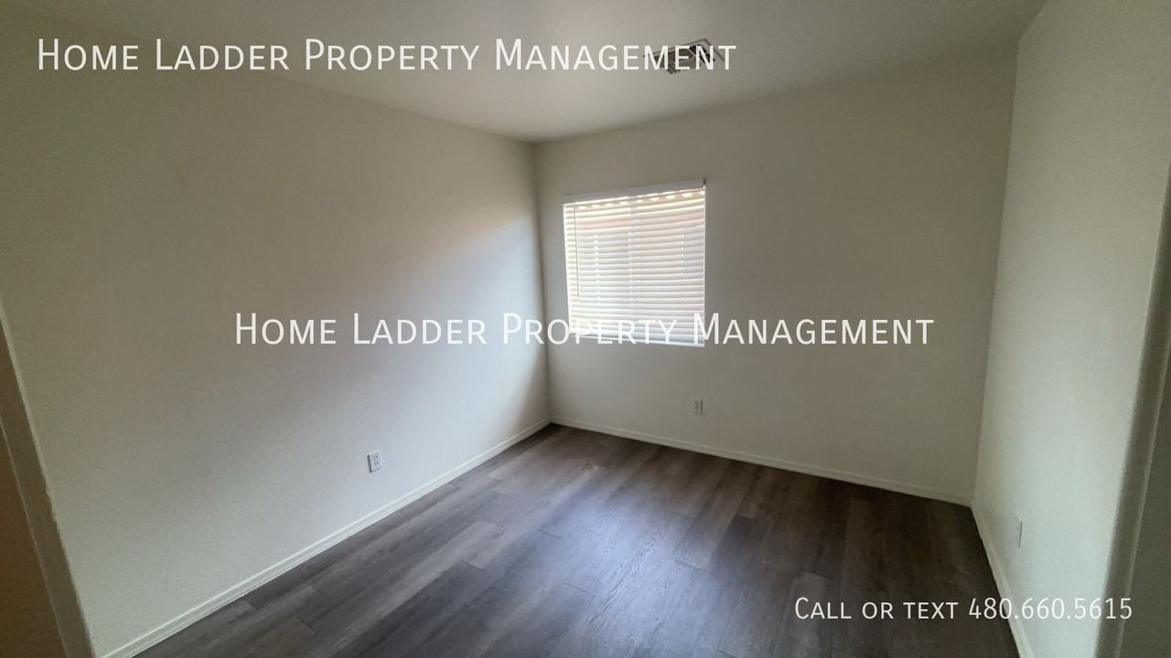 22808 W La Pasada Blvd - Photo 5 of 13