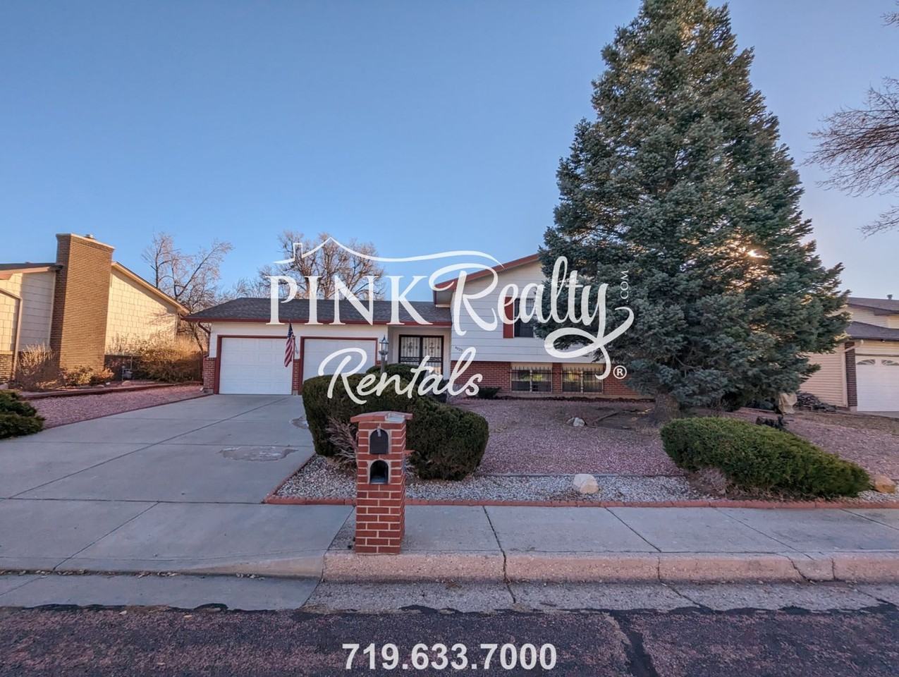 4025 Cantrell Dr - Photo 3 of 33