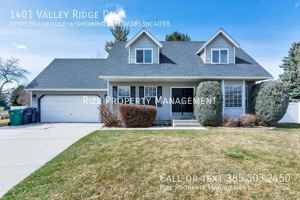 featured image of 1401 E Valley Ridge Dr