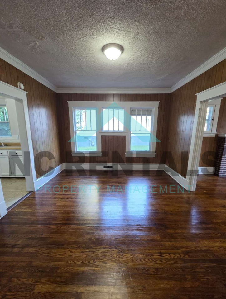 807 Douglas St - Photo 7 of 34