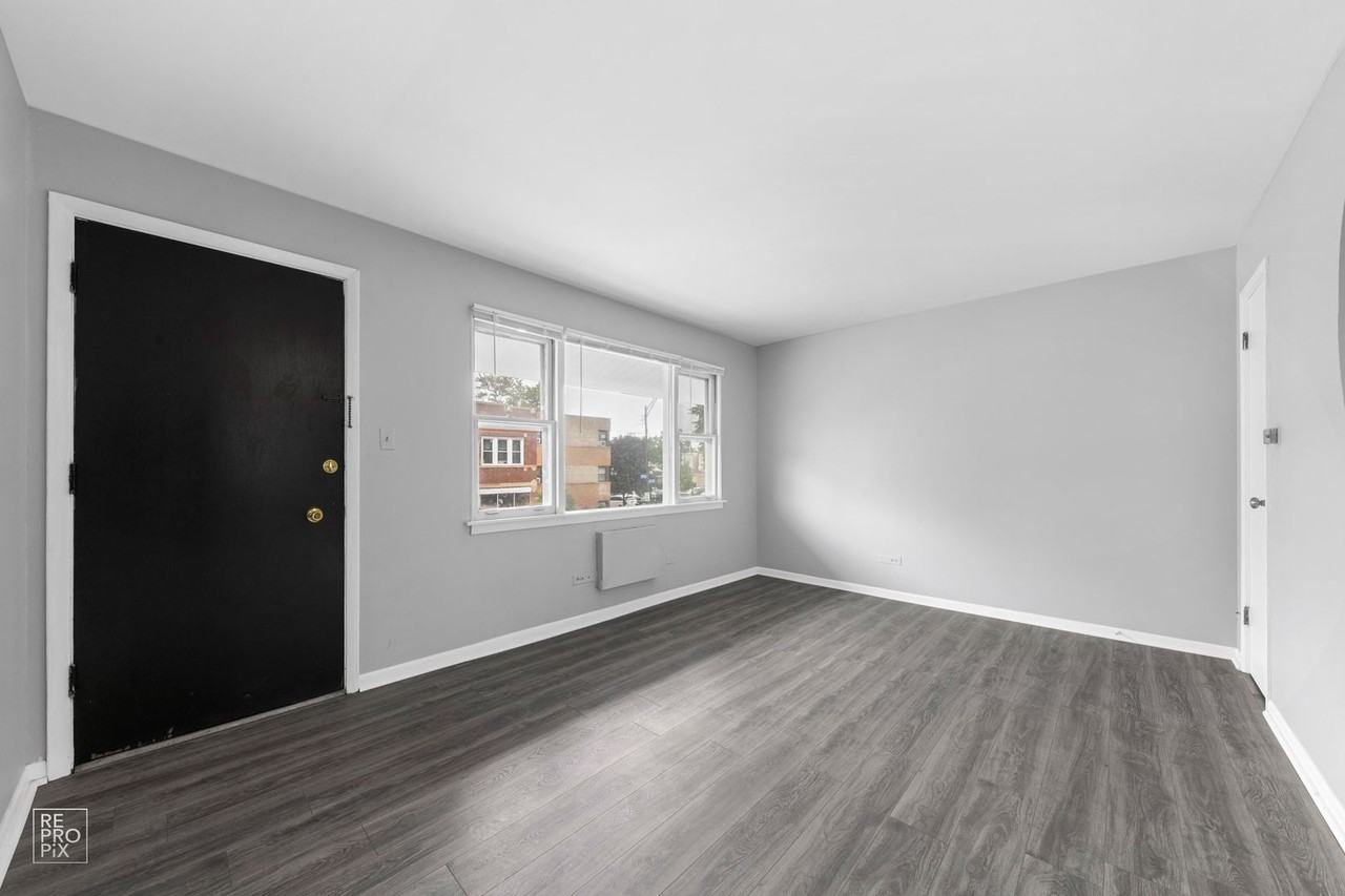 2600 S 59th Ave #5 - Photo 2 of 9