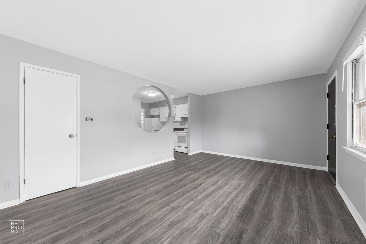 2600 S 59th Ave #5 - Photo 3 of 9