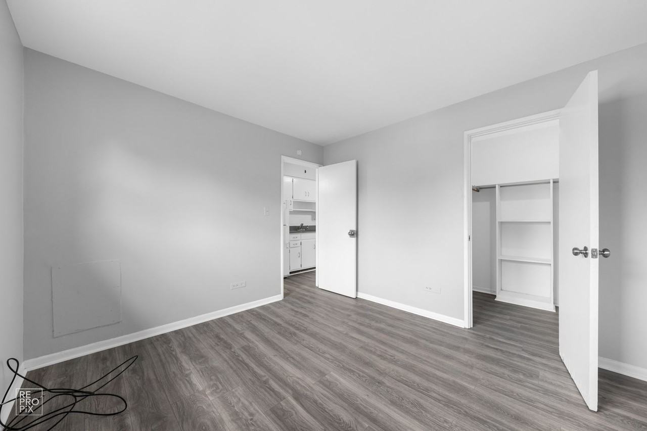 2600 S 59th Ave #5 - Photo 7 of 9