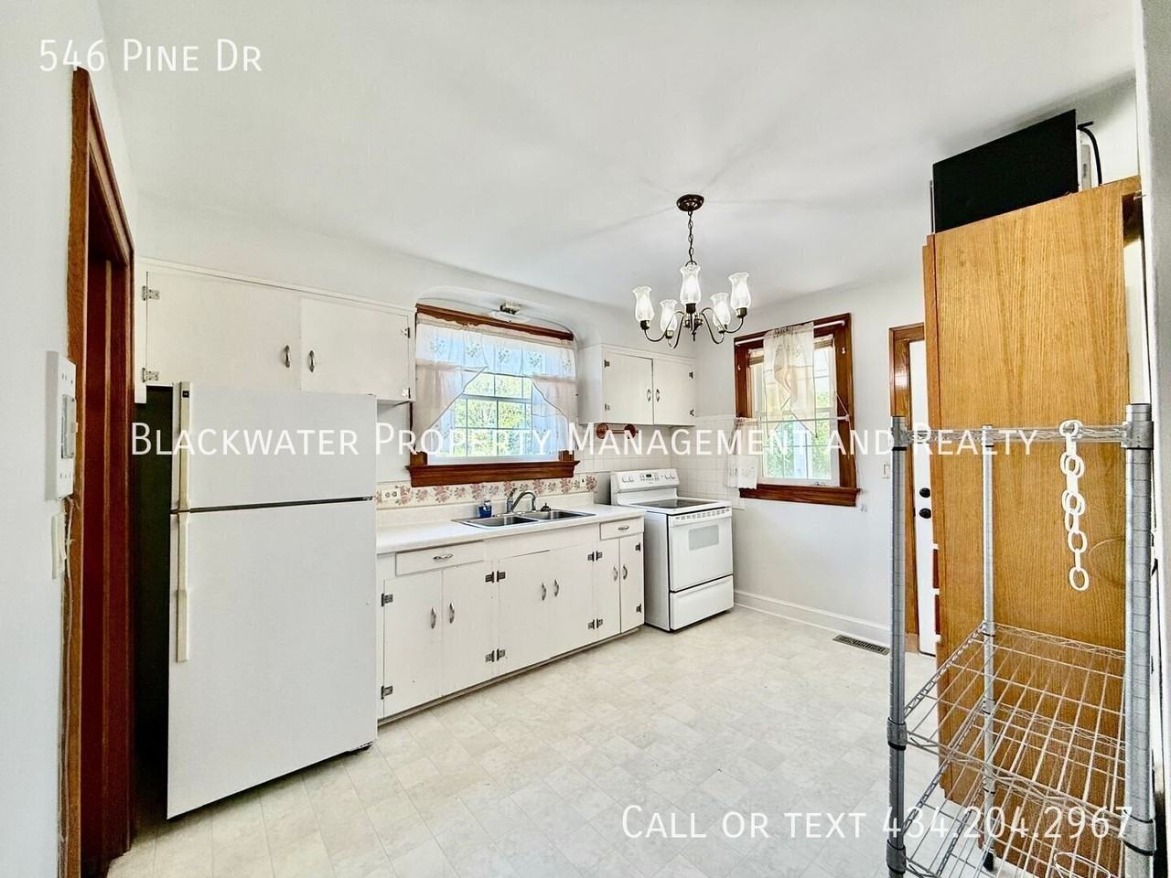 546 Pine Dr - Photo 3 of 11