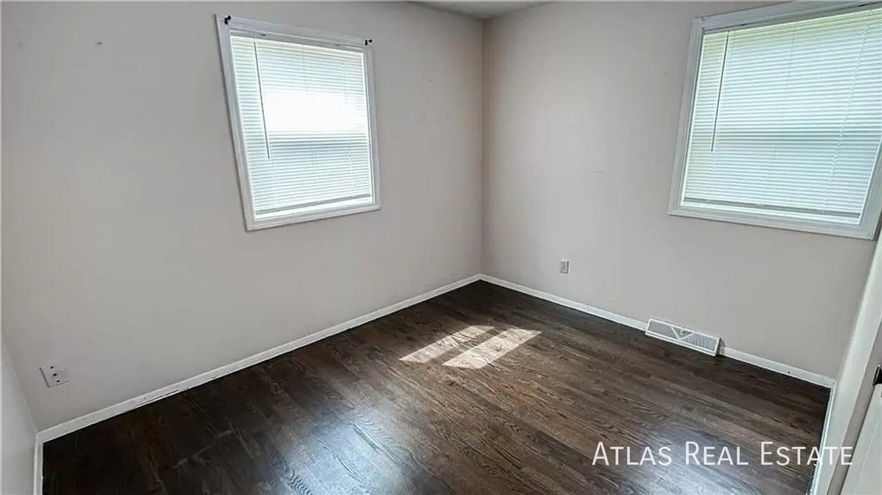 6644/6646, 6650/6654 Maywood Avenue - Photo 3 of 16