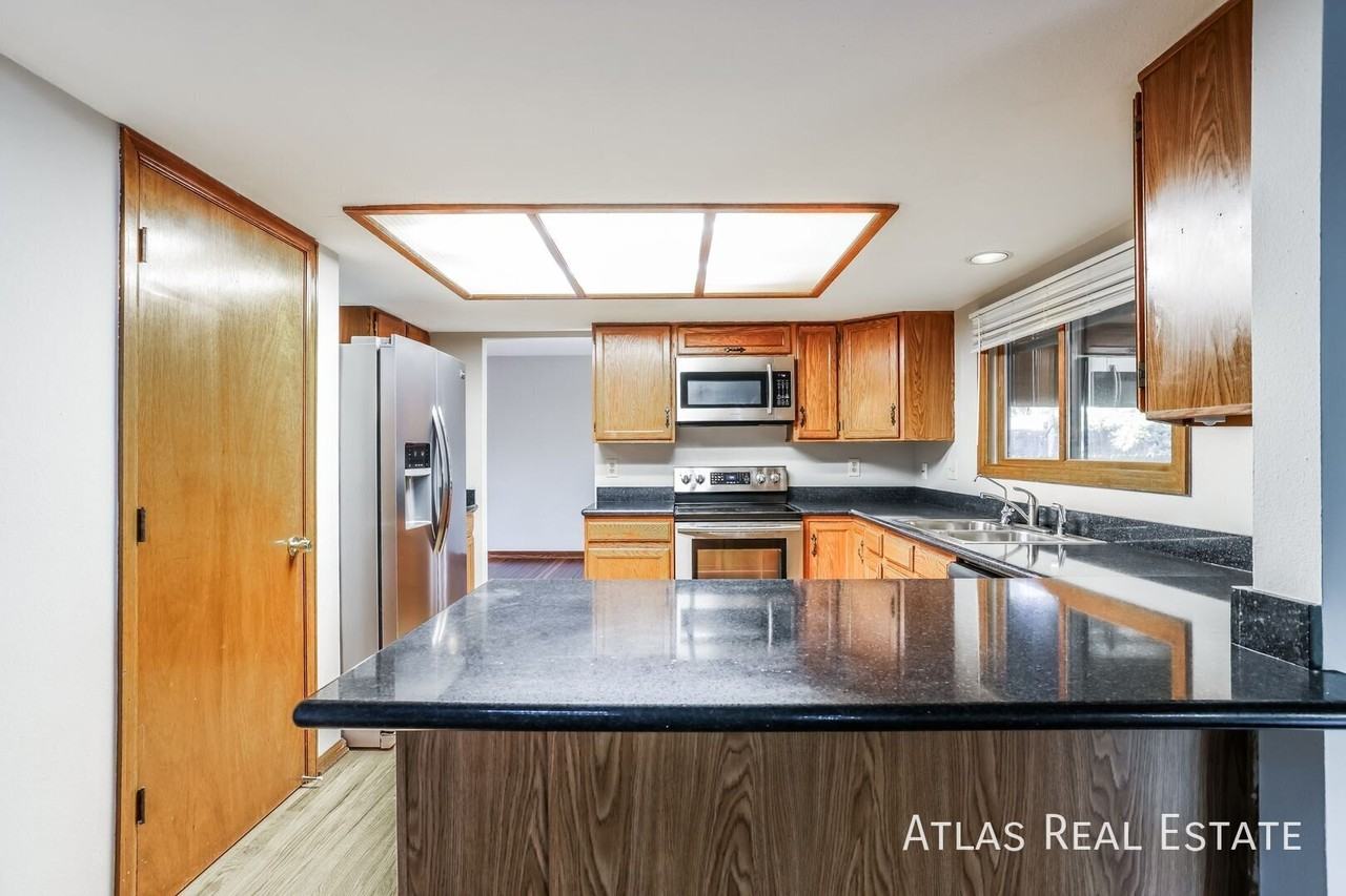 5229 S Zeno Way - Photo 4 of 22