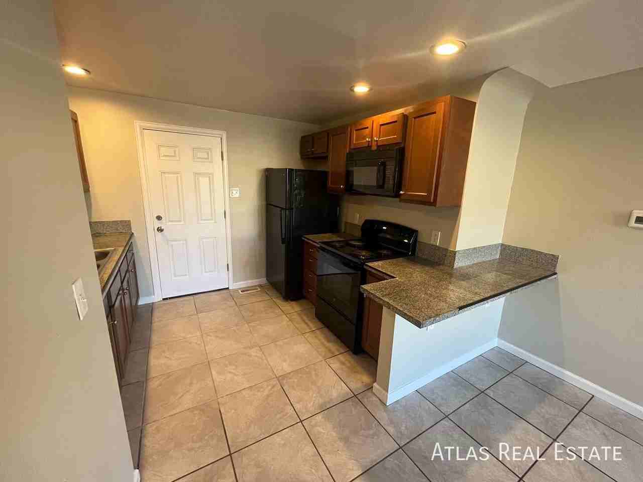 1540 Uinta St - Photo 6 of 17