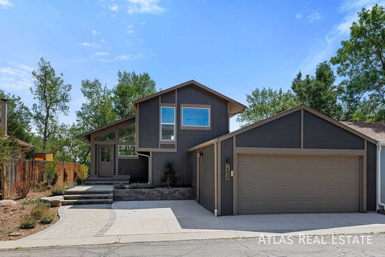 4838 W Moorhead Cir - Photo 3 of 39