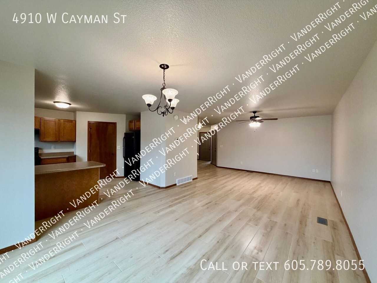 4910 W Cayman St - Photo 5 of 20