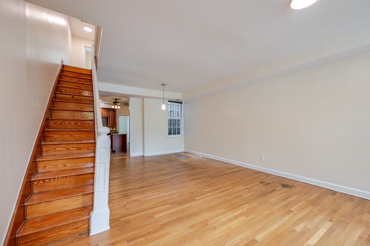 639 11th St Ne - Photo 5 of 27