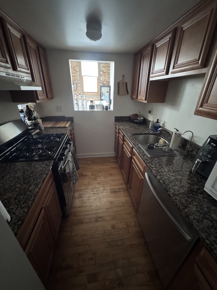 1114 W Belmont Ave #2 - Photo 2 of 6