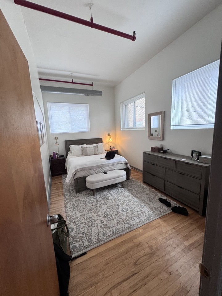 1114 W Belmont Ave #2 - Photo 5 of 6