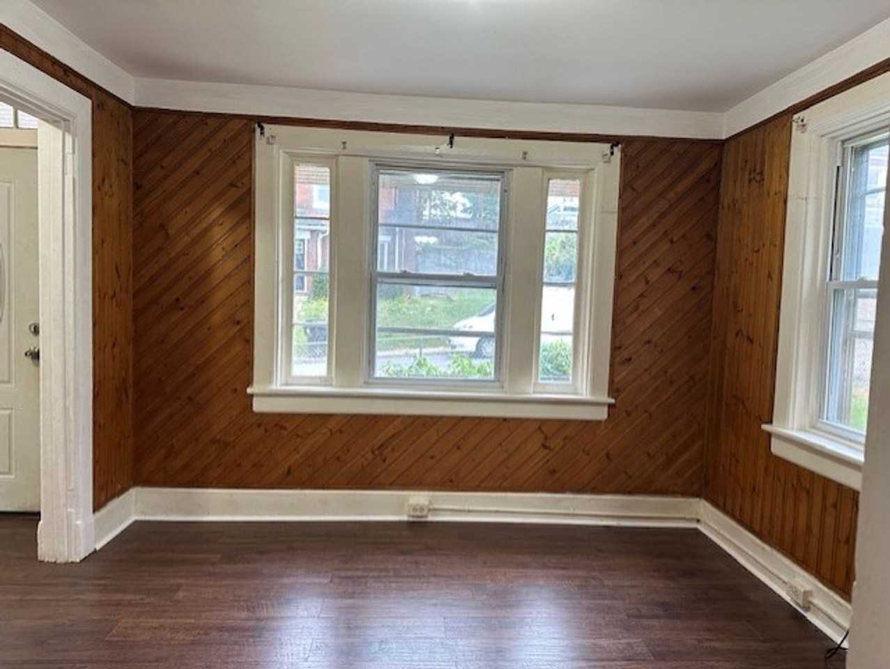 1502 Allison St - Photo 4 of 18