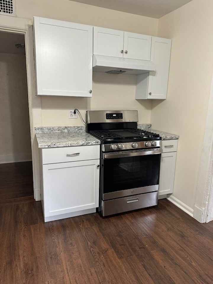 1502 Allison St - Photo 5 of 18
