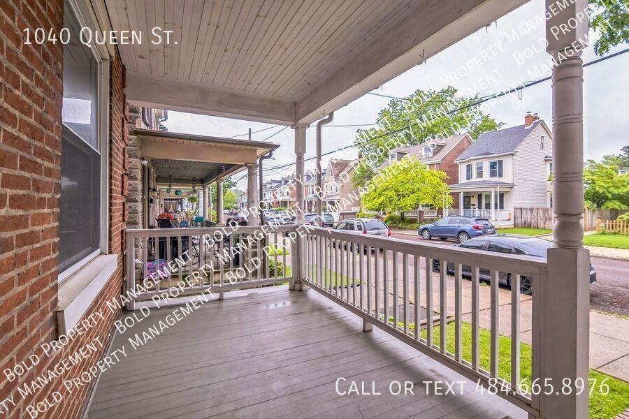 1040 Queen St - Photo 4 of 31