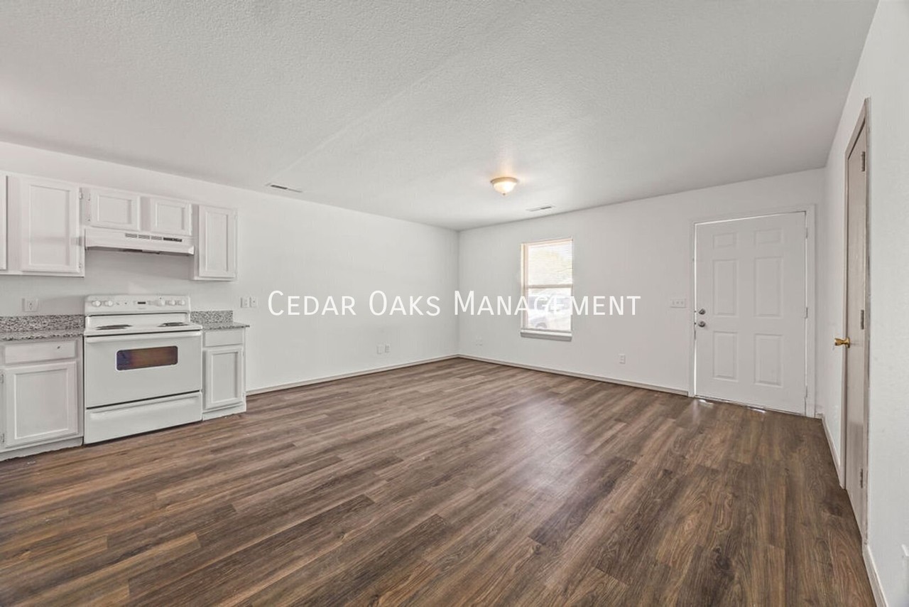 100 Josie Pl - Photo 2 of 21