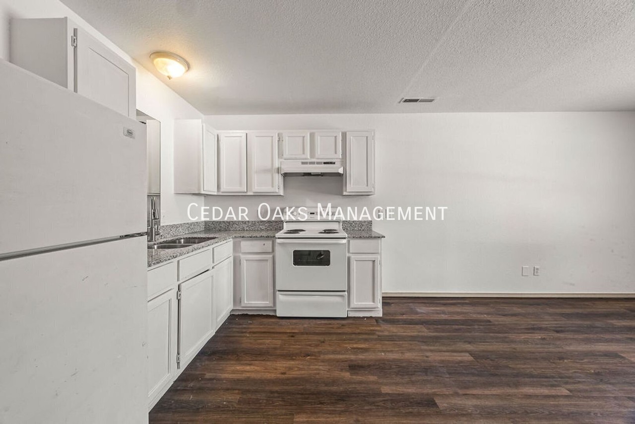 100 Josie Pl - Photo 6 of 21