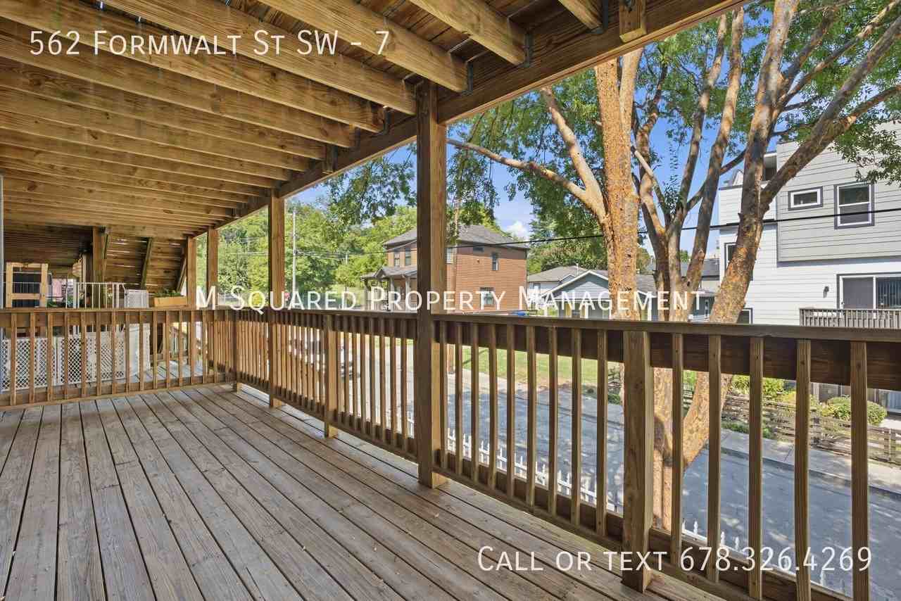 562 Formwalt St Sw #7 - Photo 3 of 33