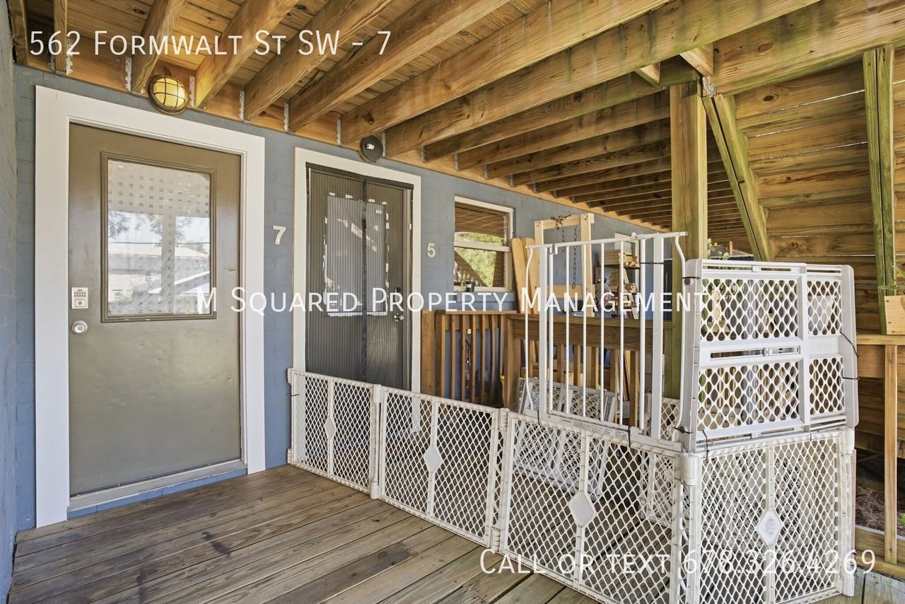 562 Formwalt St Sw #7 - Photo 6 of 33