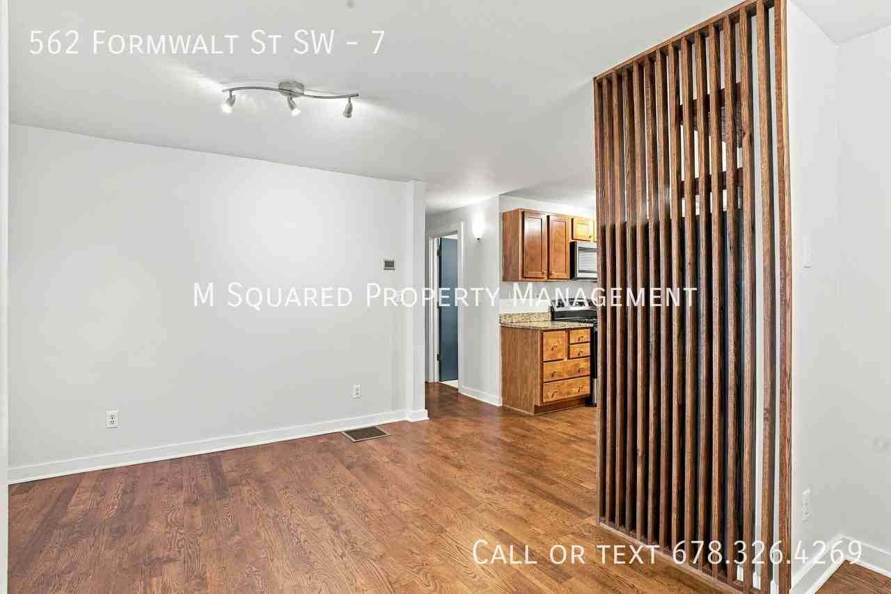 562 Formwalt St Sw #7 - Photo 7 of 33