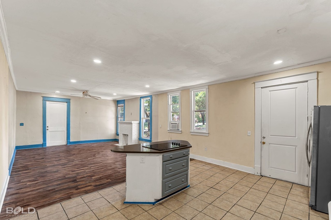 548 Dalzell St - Photo 2 of 27