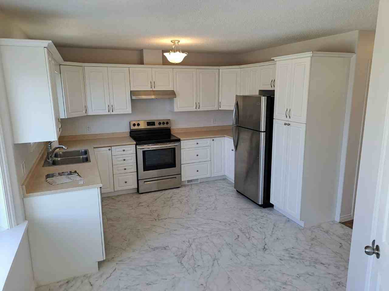 11130 132 St Nw - Photo 3 of 21