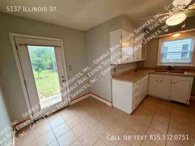 5137 Illinois St - Photo 3 of 16