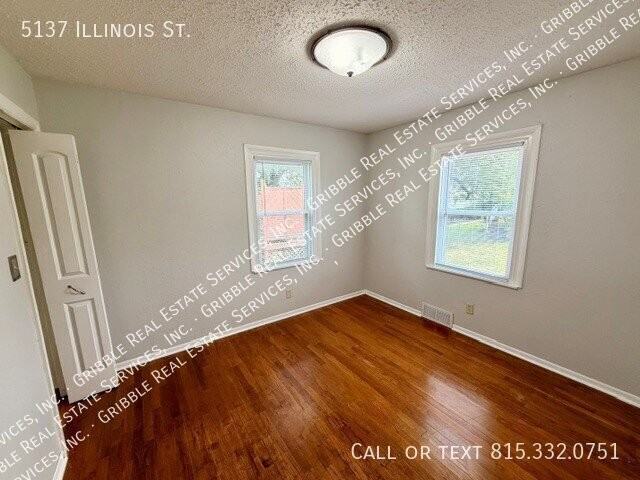 5137 Illinois St - Photo 5 of 16