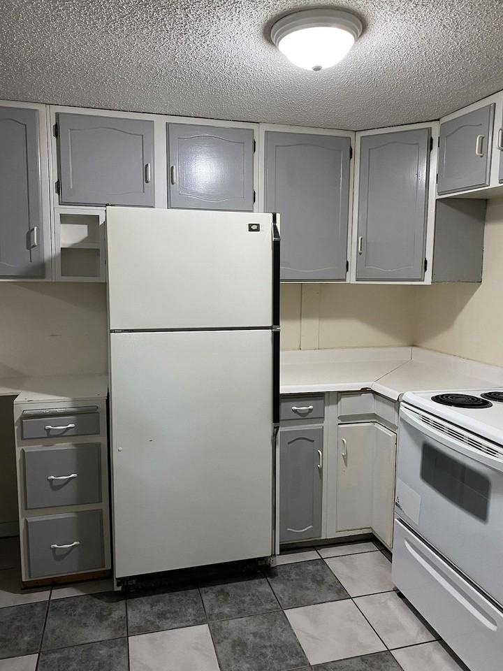 2039 41 Ave Sw - Photo 2 of 12