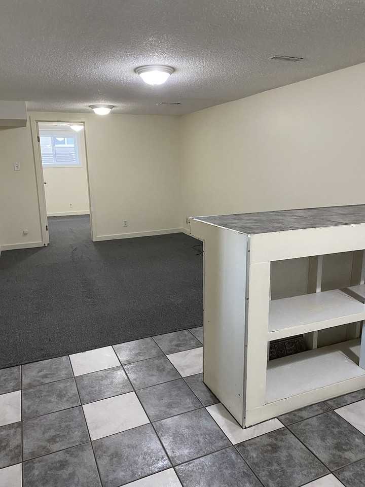 2039 41 Ave Sw - Photo 4 of 12