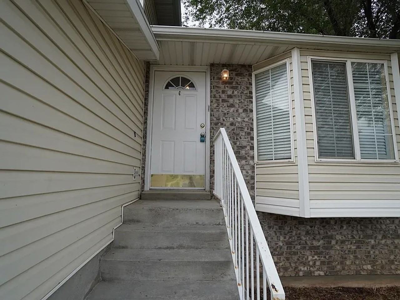 3947 S 2600 W - Photo 6 of 26