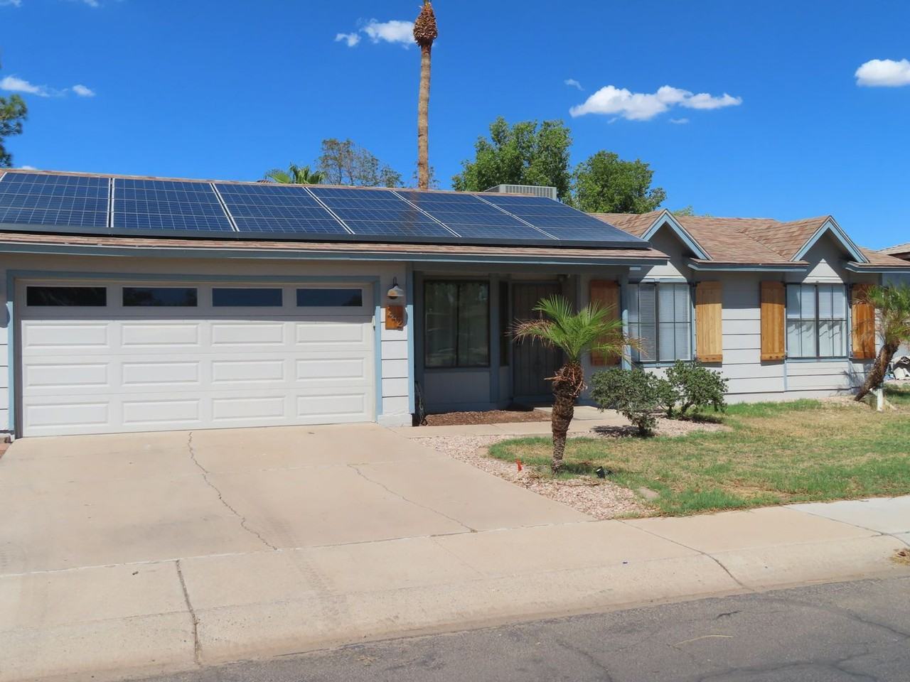 242 E Leah Ln