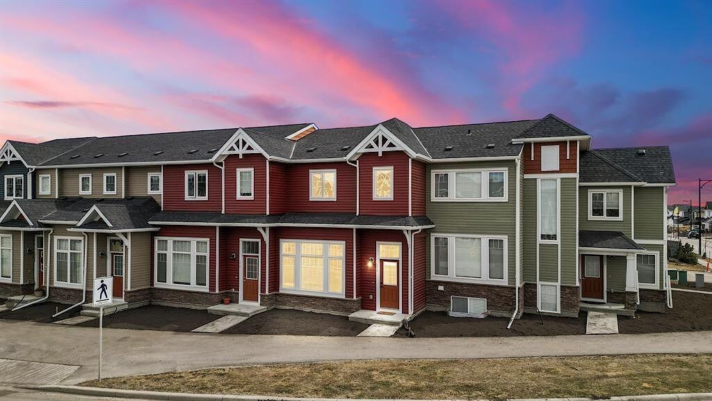 178 Chinook Gate Boulevard Southwest - Photo 2 of 24