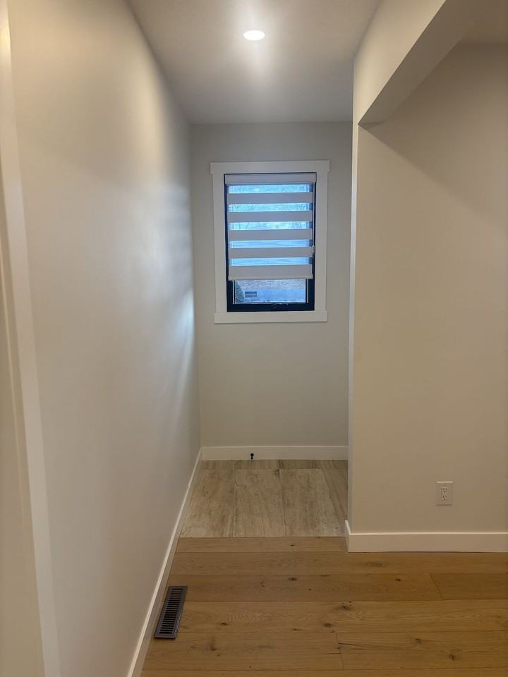 520 -520 28 Ave Ne - Photo 3 of 18