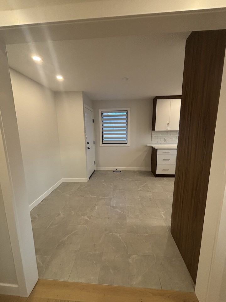 520 -520 28 Ave Ne - Photo 7 of 18