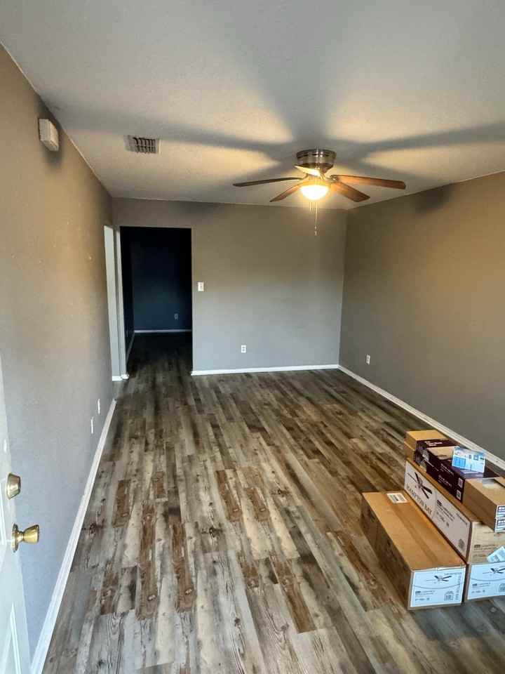 501 Steven St #B - Photo 2 of 17