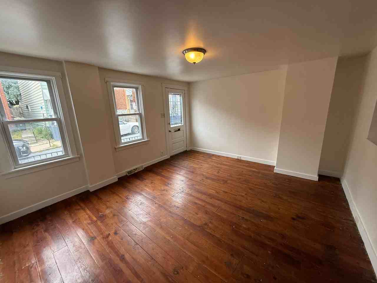 448 W Vine St - Photo 4 of 23
