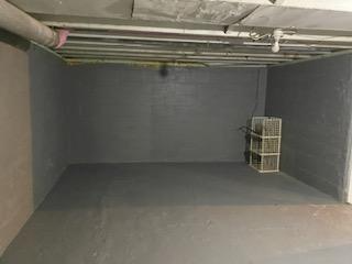 413 Augusta Ave - Photo 4 of 12