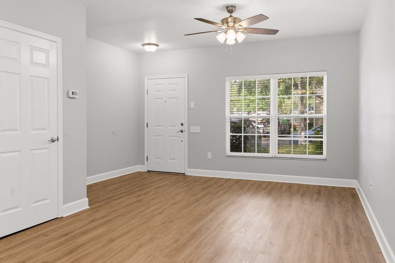 8671 Hunters Key Cir - Photo 2 of 26