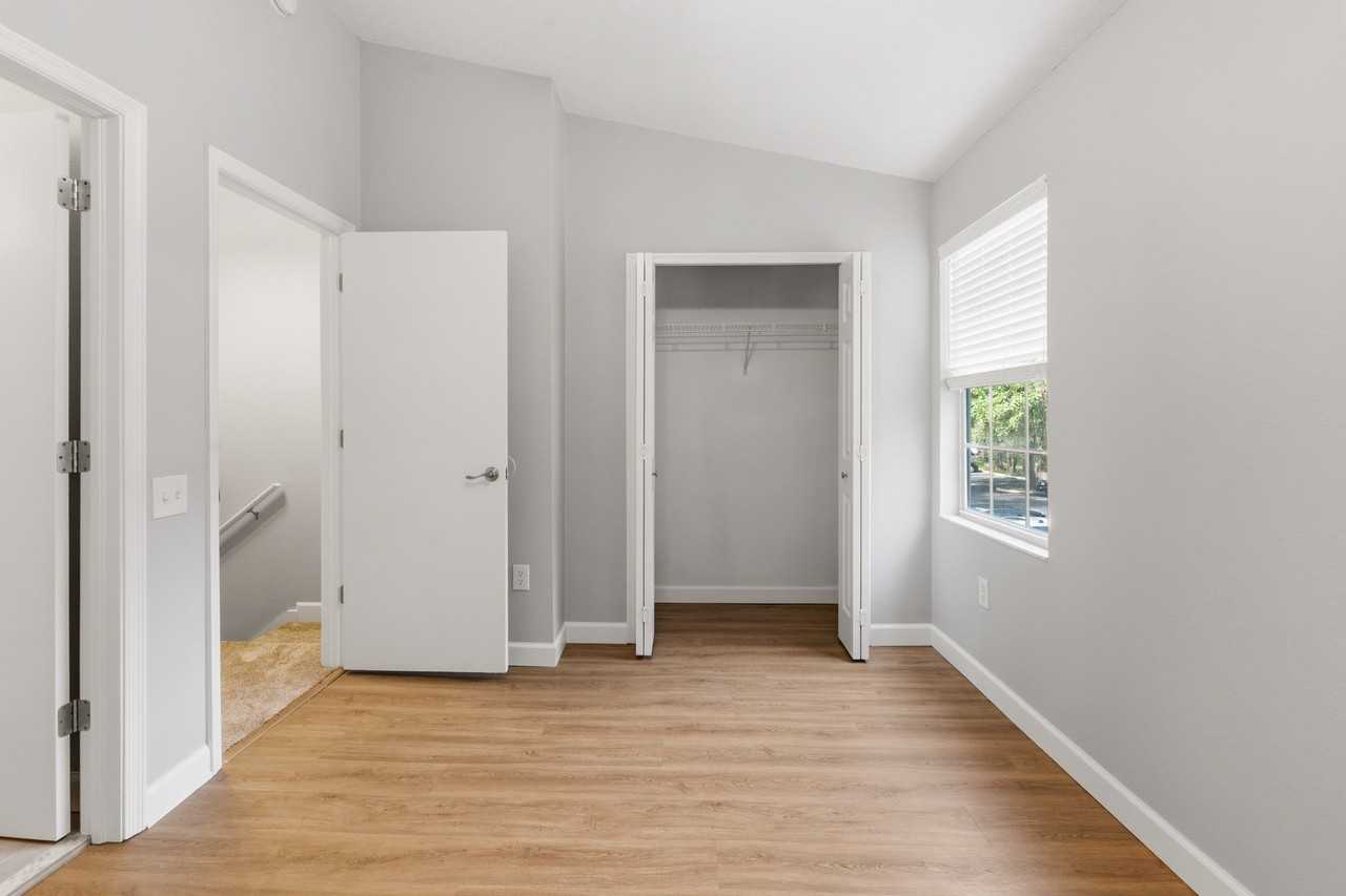 8671 Hunters Key Cir - Photo 7 of 26