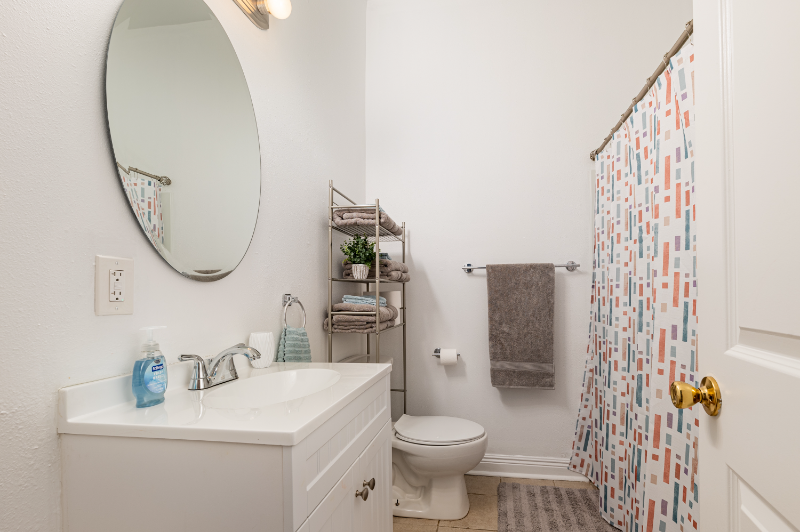 627 S Alexander St - Photo 7 of 10