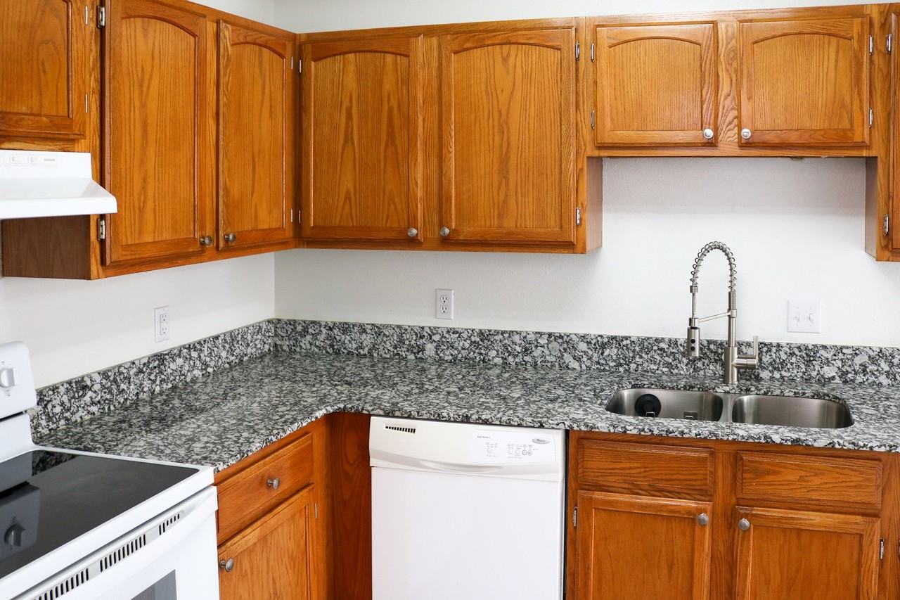 617 W Moan Pl - Photo 7 of 28